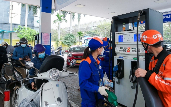Giá xăng dầu trưa 29/10: RON 92 và E10 RON 95 giảm cực mạnh, dầu diesel rẻ hơn đỉnh bao nhiêu? Giá đầy bình ô tô Toyota ảnh 1