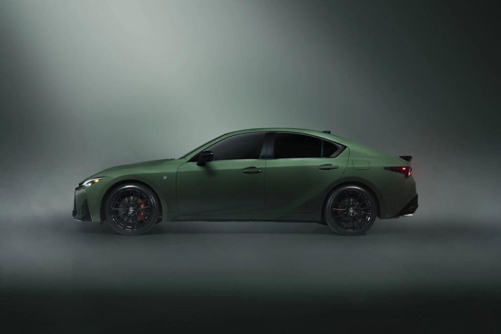 Lexus IS 2027 không nhận được sự nâng cấp nào về hiệu suất động cơ.