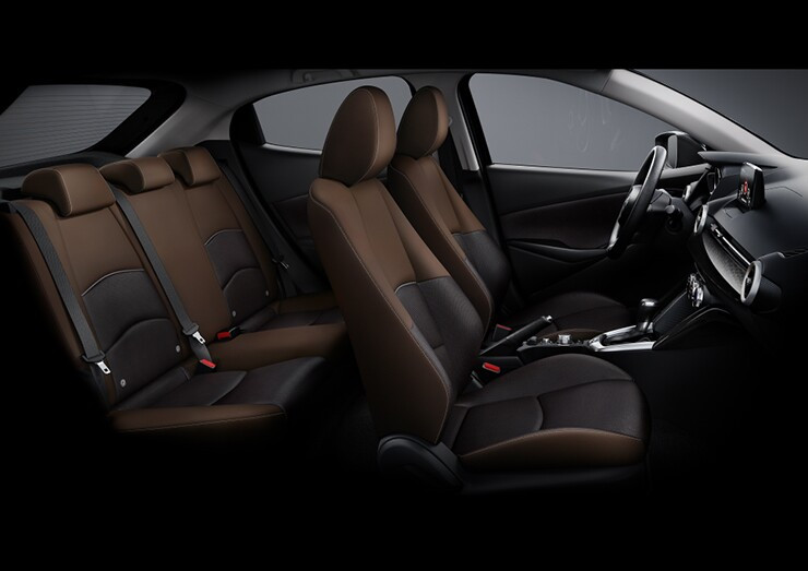 Bố trí bảng điều khiển và cụm giải trí Mazda Connect