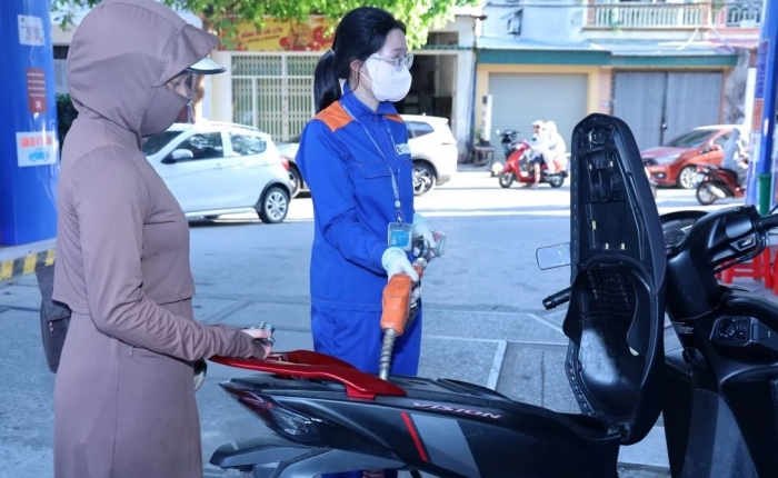 Giá xăng dầu tối nay 19/9: Xăng E5 RON 92 tăng đến mốc 25.130 đồng/lít, E10 RON 95 còn cao hơn, giá đầy bình xe ga 110cc ảnh 1