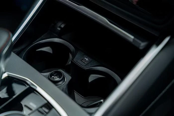 Cận cảnh BMW M2 giá gần 4,1 tỷ đồng vừa ra mắt thị trường Việt Nam - Hình 22