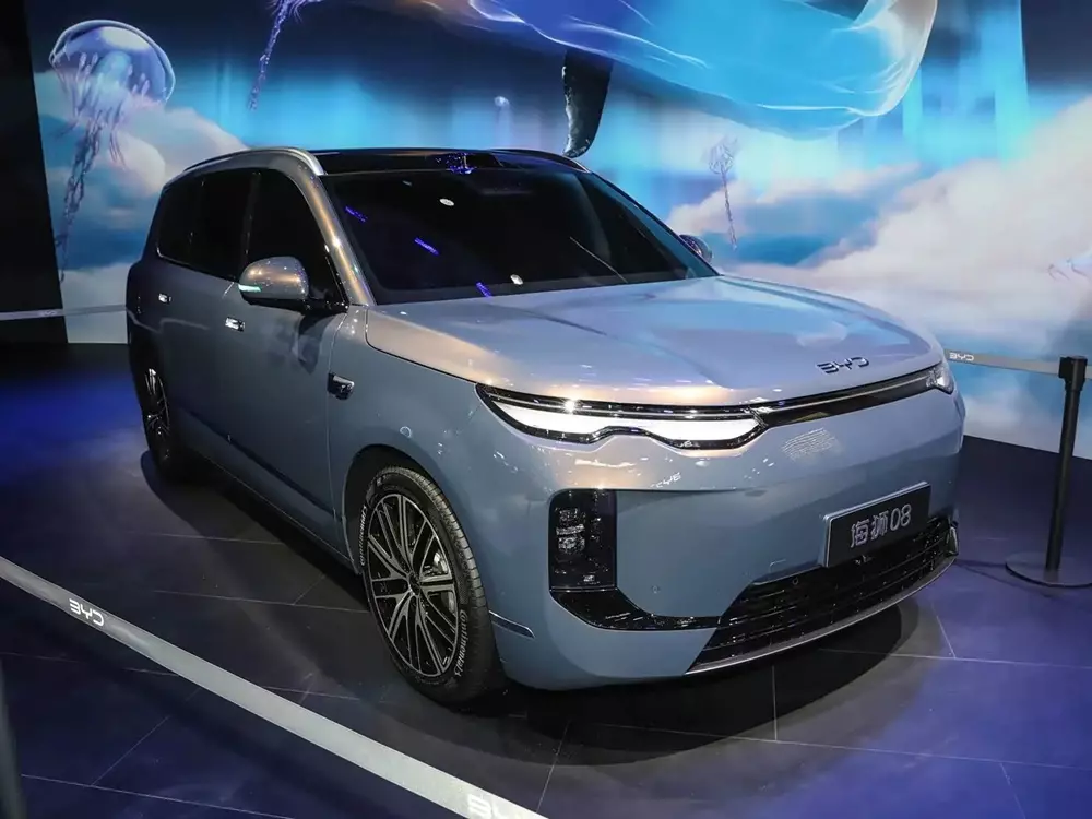 SUV cỡ lớn BYD Sealion 08 lộ nội thất trước ngày ra mắt - Ảnh 6.