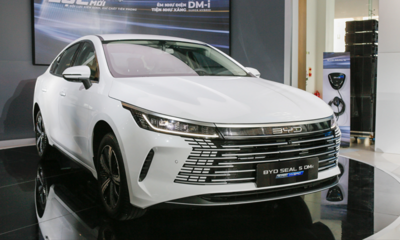 Chi tiết xe BYD Seal 5 2026: Sedan hạng C hybrid có gì?