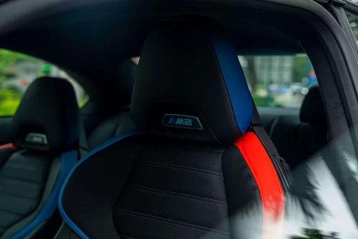 Cận cảnh BMW M2 giá gần 4,1 tỷ đồng vừa ra mắt thị trường Việt Nam - Hình 25