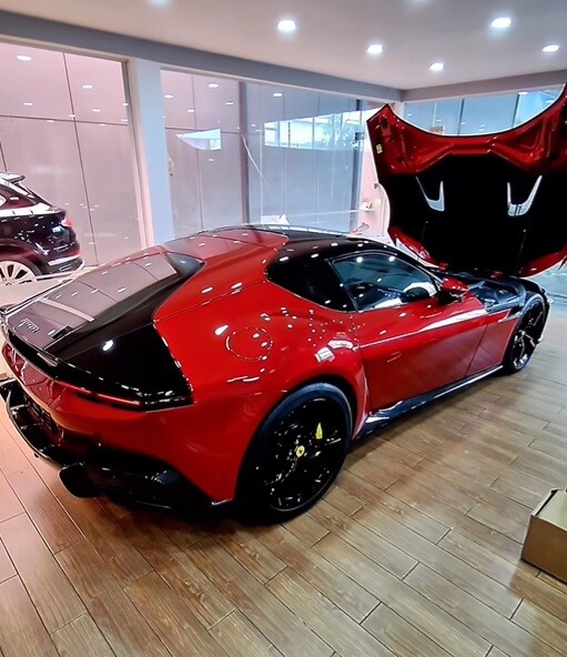 Ferrari 12Cilindri được trang bị khối khối động cơ V12, dung tích 6.5L hút khí tự nhiên.