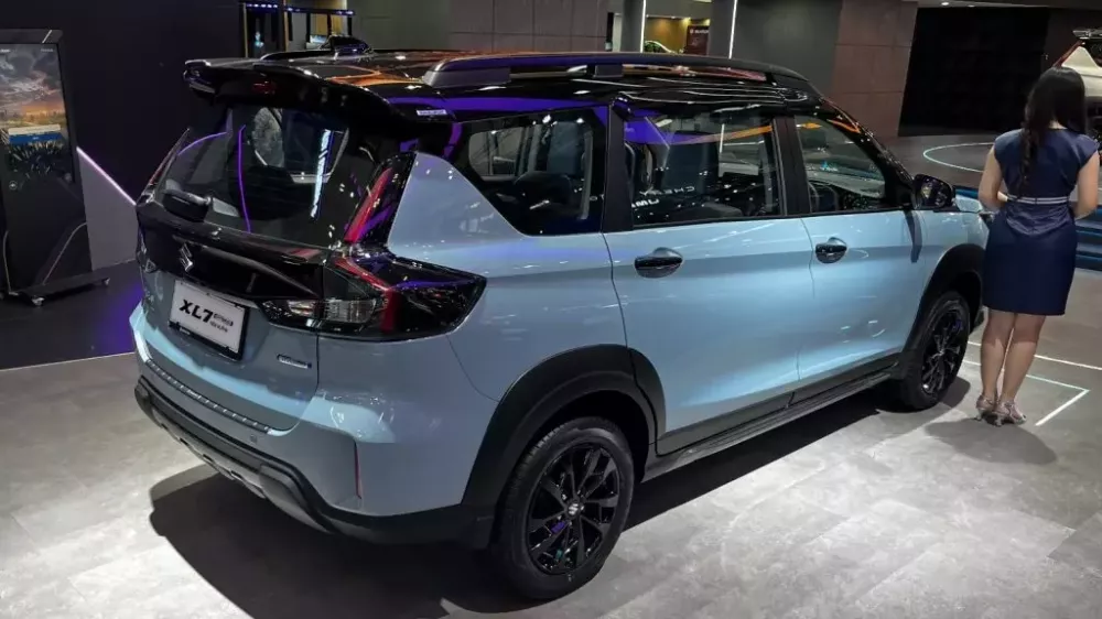 Suzuki XL7 2026 được trang bị cụm đèn hậu màu tối mới