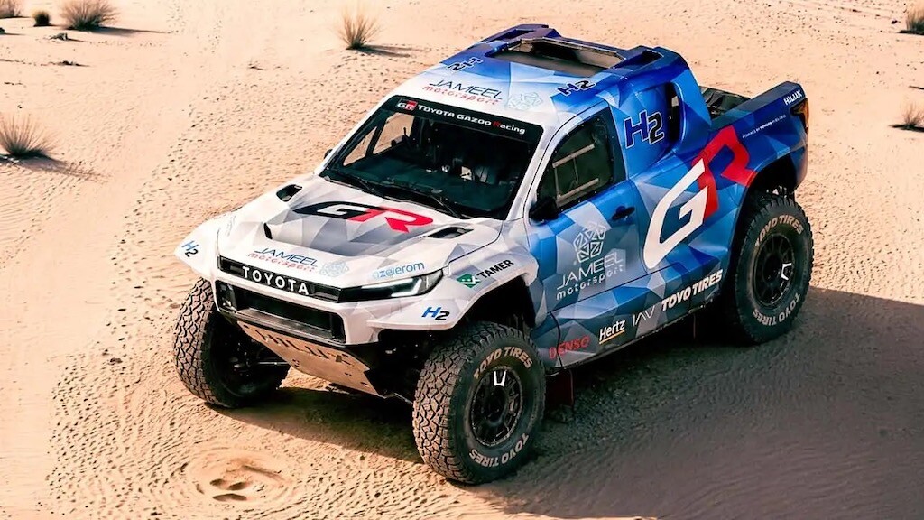 DKR GR FC Hilux hướng tới mục tiêu chứng minh hiệu suất, độ an toàn và độ tin cậy.