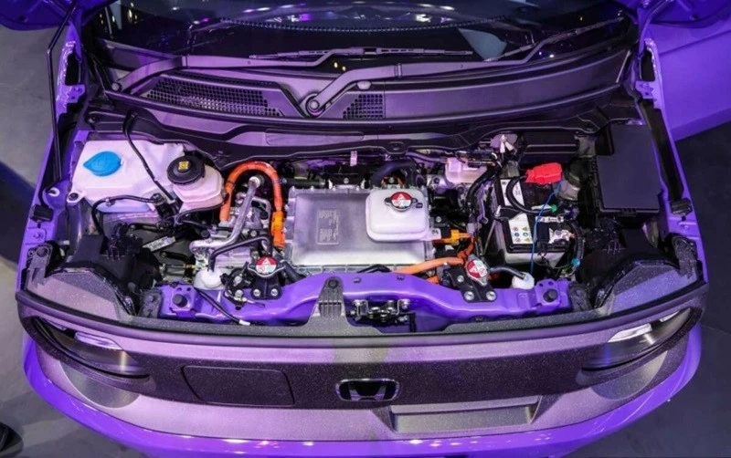 Nguồn năng lượng của xe đến từ bộ pin 29,6 kWh, cho phép di chuyển khoảng 205 km theo chuẩn WLTP hoặc 275 km theo tiêu chuẩn thử nghiệm tại Nhật Bản.