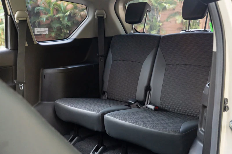 Chi detail Suzuki XL7 2026 vừa ra mắt Việt Nam, giá từ 569,9 triệu đồng, cạnh tranh với Xpander - Hình 6