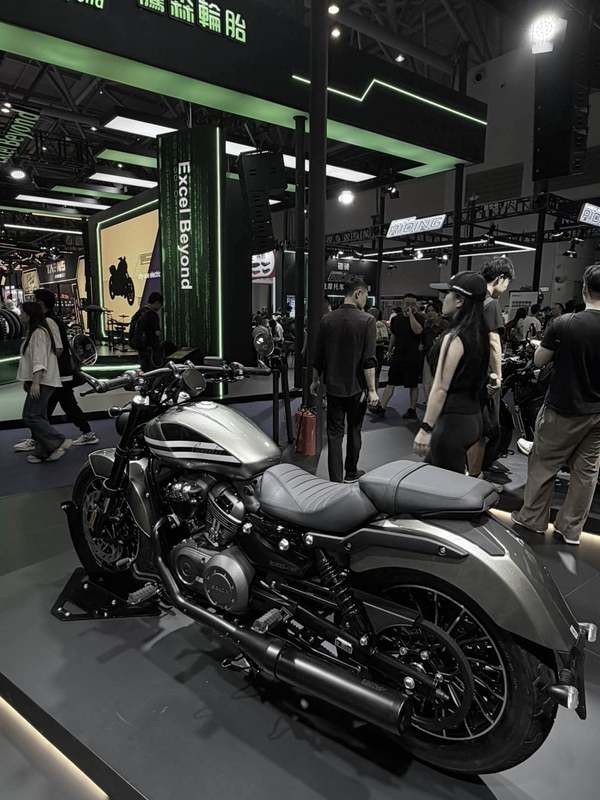 Vua côn tay mới ra mắt: Động cơ khỏe hơn Yamaha Exciter, ABS 2 kênh và TCS ăn đứt Honda Winner R, giá 59,5 triệu đồng