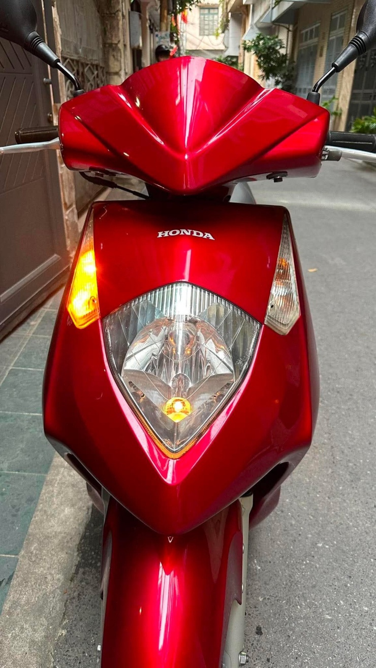 Xe tay ga Ý Honda Dylan 20 năm tuổi giá đắt hơn SH Mode 2026 - 5
