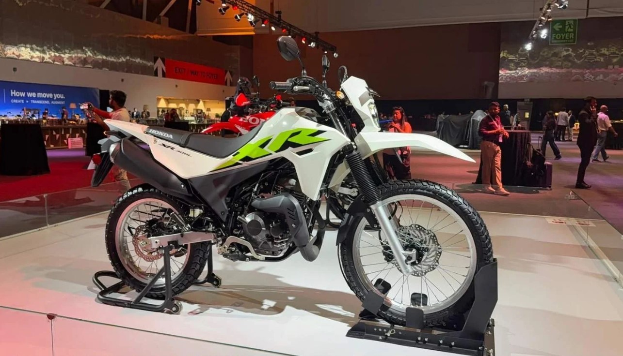 Honda ra mắt ‘vua côn tay’ mới giá 55 triệu đồng: Có động cơ 293cc, ABS 2 kênh xịn hơn Winner R và Yamaha Exciter ảnh 1