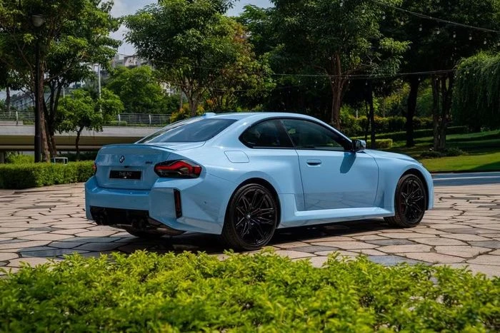 Cận cảnh BMW M2 giá gần 4,1 tỷ đồng vừa ra mắt thị trường Việt Nam - Hình 2