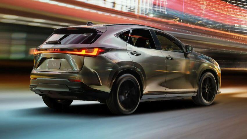 Lexus NX mới có kích thước chiều dài 4.690 mm, tăng 30 mm. Chiều dài cơ sở vẫn ở mức 2.690 mm.