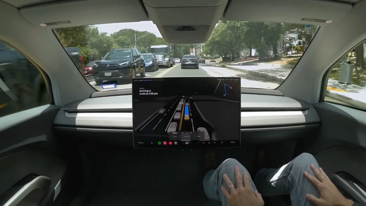 Cybercab loại bỏ hoàn toàn khả năng can thiệp trực tiếp của con người. Ảnh: Tesla.