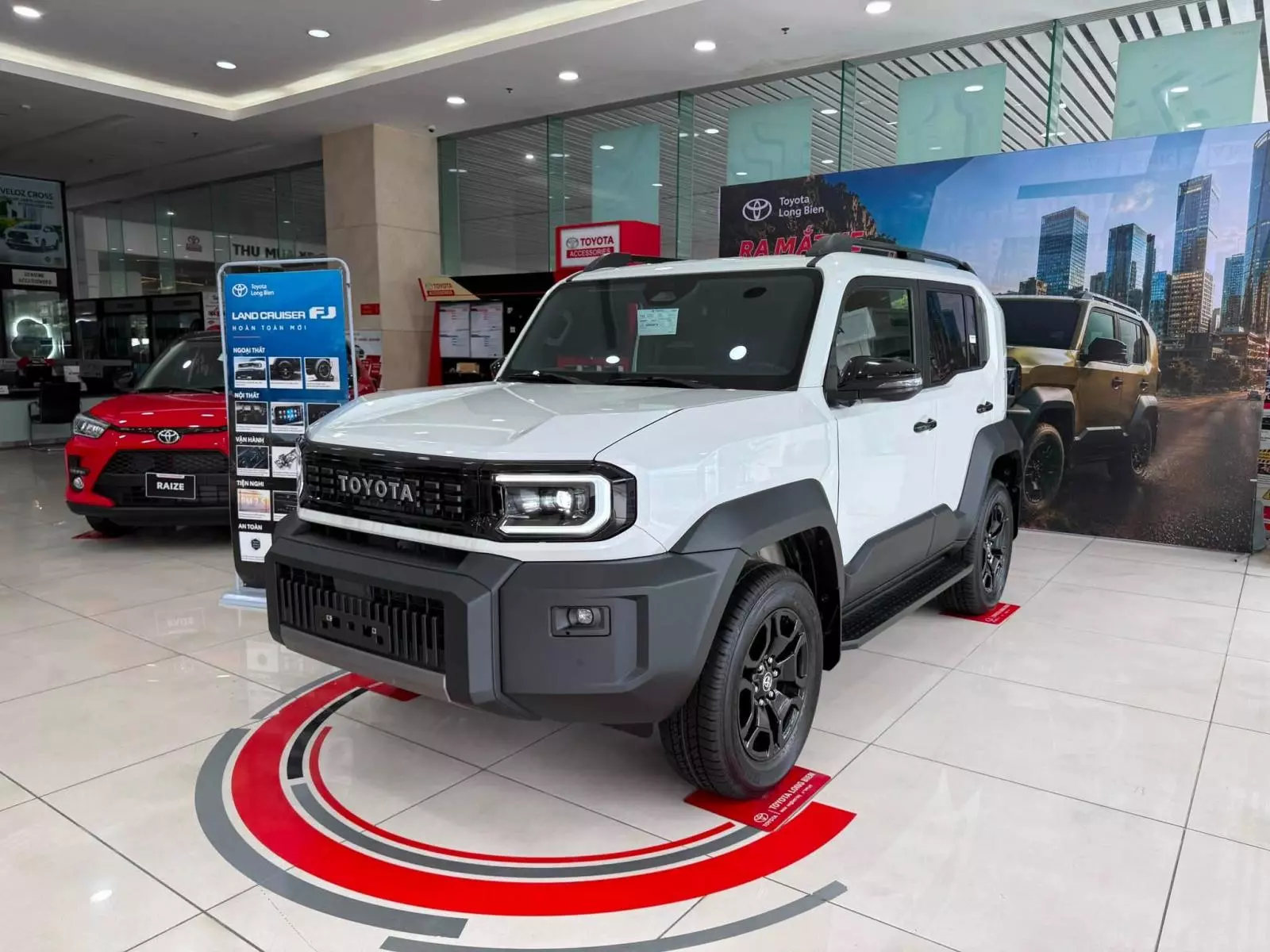 Thông số kỹ thuật Toyota Land Cruiser FJ 2026: “Tân binh” off-road có gì khiến dân mê địa hình phải chú ý? - Ảnh 3.