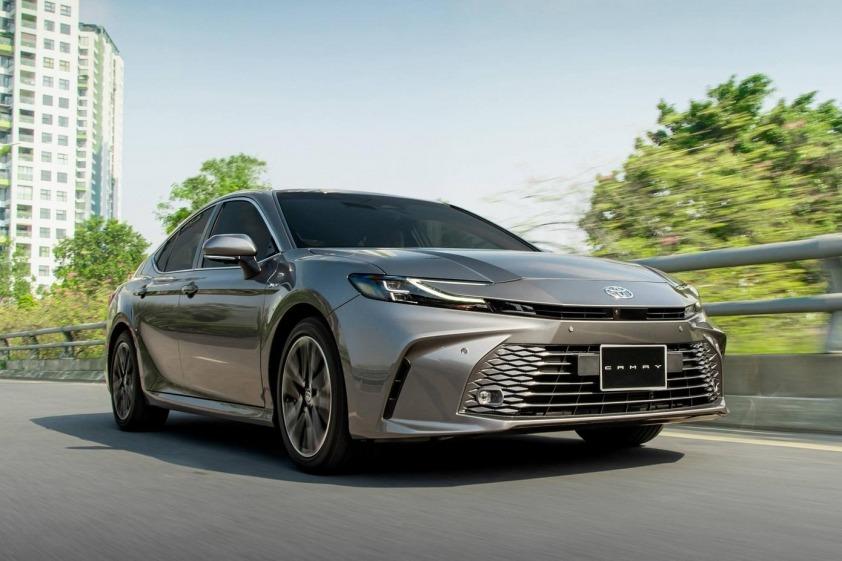 TOP 5 ô tô hybrid được người dùng Việt ưa chuộng nhất tháng 9/2026: Toyota chiếm ưu thế