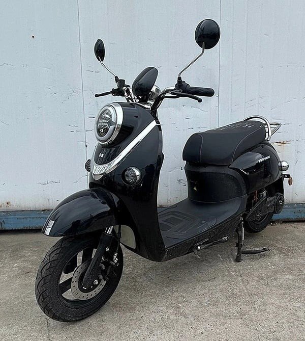 21-1792550597-chery-ra-mat-xe-may-dien-giong-het-yamaha-vino-up-mo-cong-nghe-reev-doc-dao