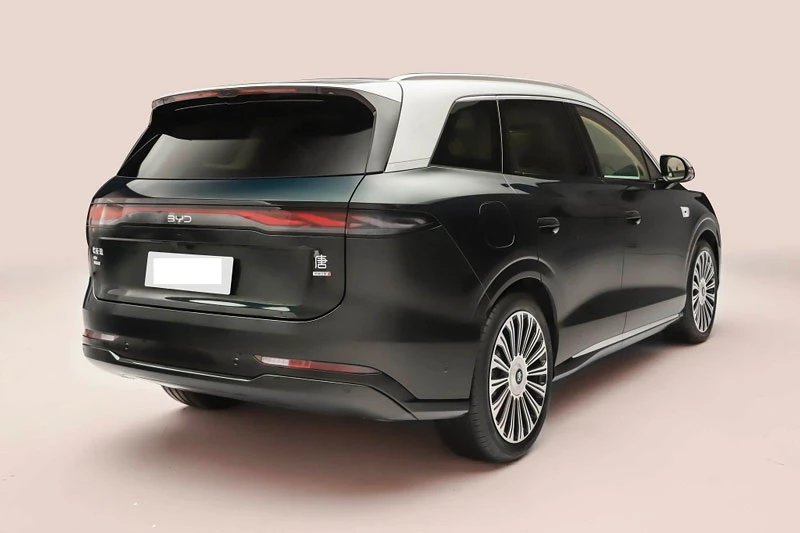 SUV dài hơn 5 mét, công suất 402 mã lực, giá gần 900 triệu đồng - Hình 4