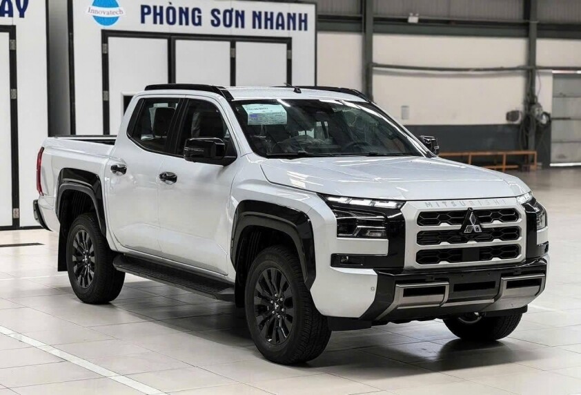 Cả ba bản Triton 2WD AT GLX, 2WD AT Premium và 4WD AT Athlete đều nhận hỗ trợ 100% lệ phí trước bạ.