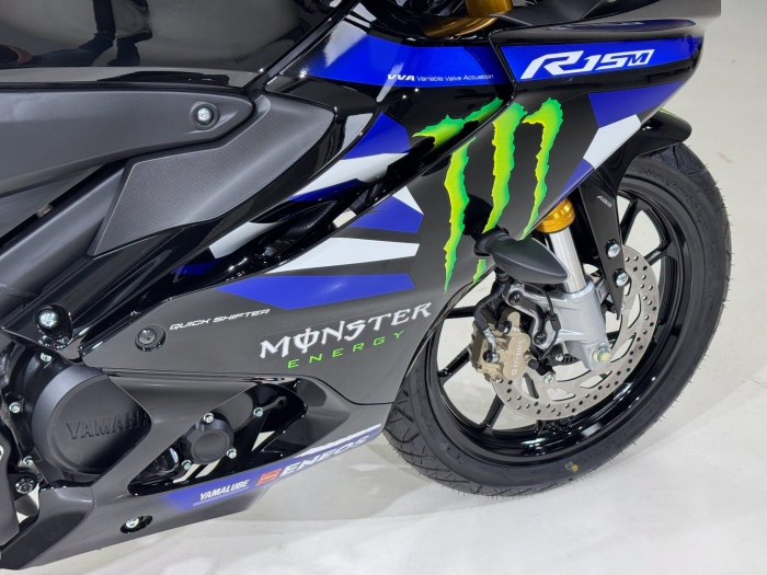 Yamaha-R15-11