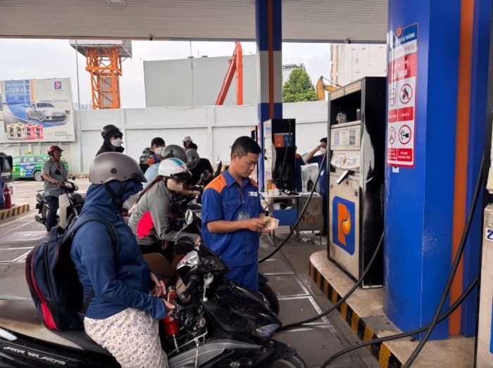 Tin xe trưa 30/10: Ra mắt ‘vua côn tay’ mới giá 56 triệu đồng ngang Yamaha Exciter, dùng động cơ 200cc mạnh hơn Winner R ảnh 3