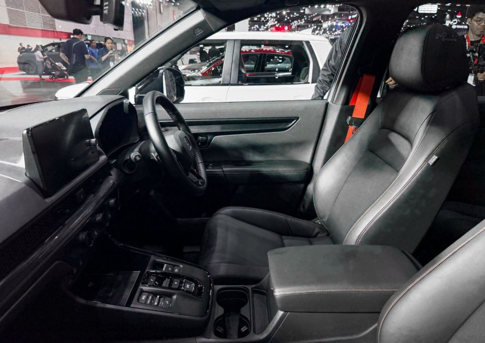 CR-V TrailSport HRC Concept cabin