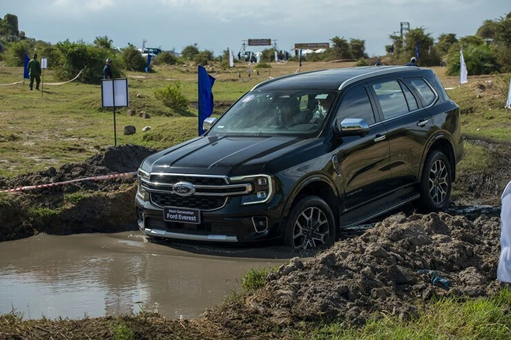 Giá xe Ford Everest lăn bánh tháng 10/2026 và đánh giá chuyên sâu mọi phiên bản tại Việt Nam - Hình 9