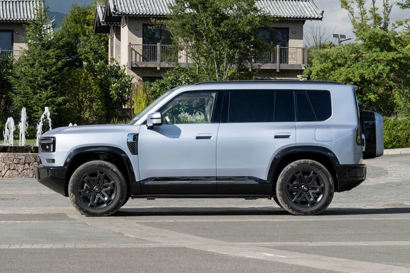 Xe gầm cao 551 mã lực, chạy điện tối đa 360 km, giá hơn 850 triệu đồng - Hình 4