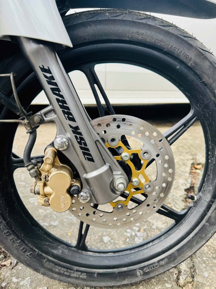 Yamaha Jupiter V phiên bản kỷ niệm biển VIP, độ loạt đồ hiệu giá 150 triệu đồng - 5
