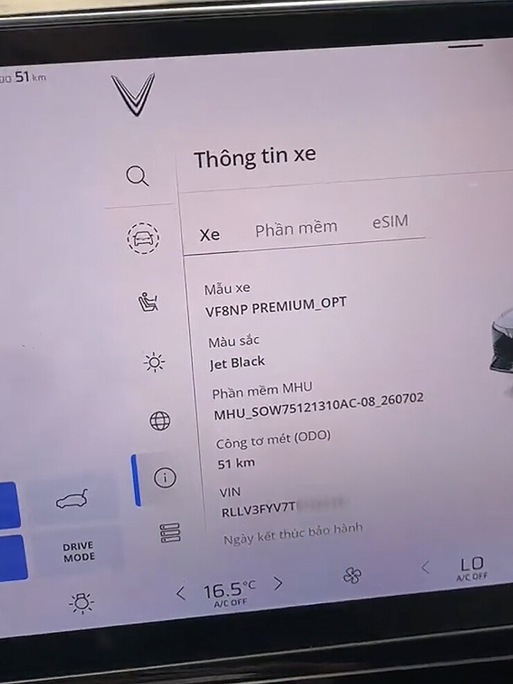 VinFast VF 8 lộ diện phiên bản “lạ”, có thêm mở khóa bằng thẻ từ - 4