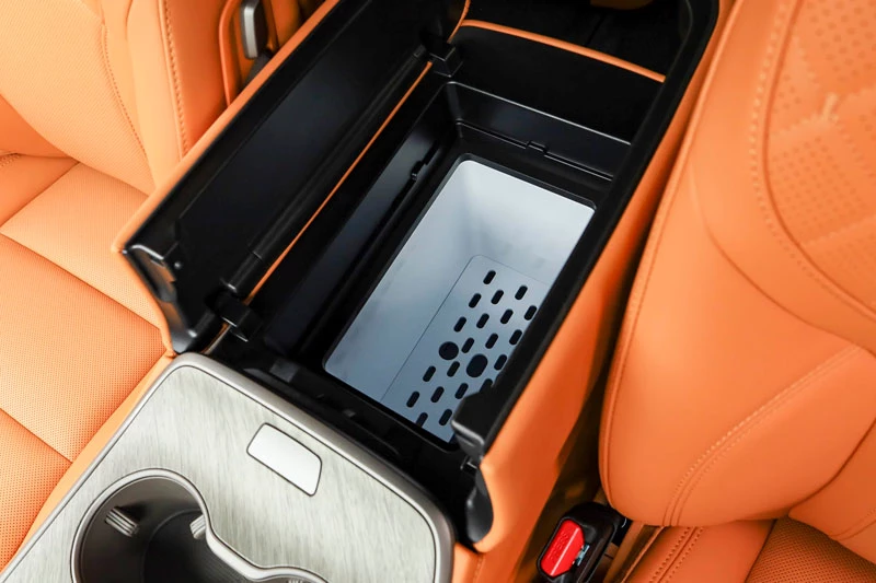 Xe MPV động cơ hybrid, công suất 438 mã lực, giá hơn 1 tỷ đồng - Hình 6