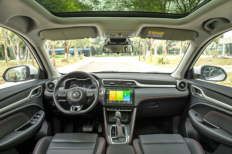 Khoang lái xe MG ZS 2026 trang bị màn hình 10,1 inch