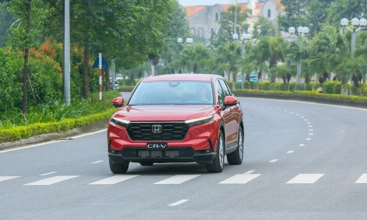 Đánh giá chi tiết Honda CR-V 2026: Đột phá công nghệ hybrid và bảng giá lăn bánh mới nhất - Hình 1