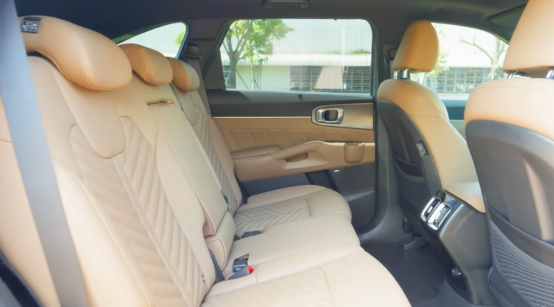 KIA Sorento Hybrid 2026 khuyến mãi T4/2026: Giá lăn bánh, thông số xe, trả góp