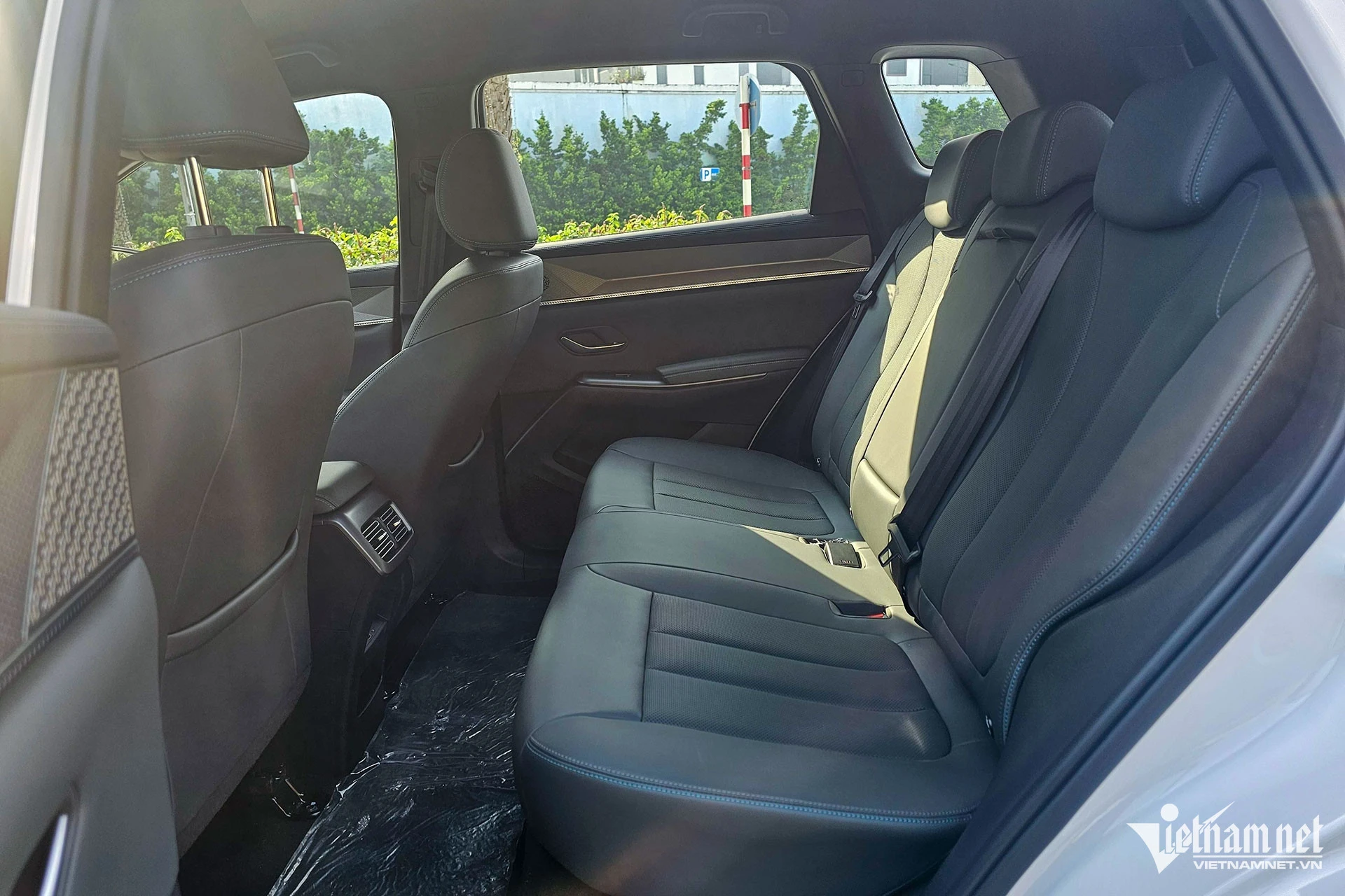 SUV PHEV, giá rẻ ngang Xforce, BYD Sealion 5 có cửa nào cạnh tranh tại Việt Nam? - Hình 7