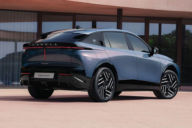 SUV công suất 375 mã lực, giá khởi điểm gần 1,2 tỷ đồng - Hình 3