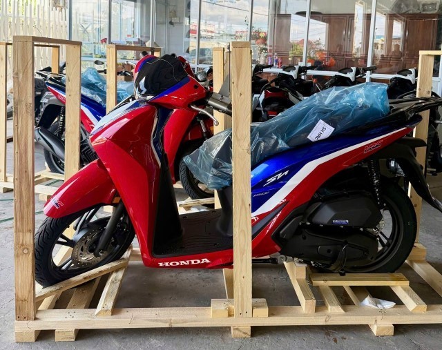 Tin xe trưa 14/10: Honda SH phiên bản mới nhập Ý về Việt Nam với giá hấp dẫn, thiết kế đẹp chưa từng có ảnh 1