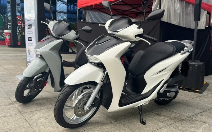 Giá xăng dầu trưa 27/9: E10 RON 95 và E5 RON 92 triển vọng về 21.000 đồng/lít từ tuần tới? Giá đầy bình xe ga 150-160cc ảnh 2