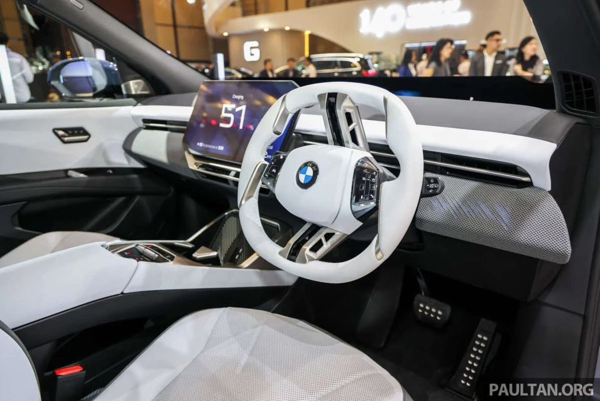 2026-GIIAS-BMW-iX3 4