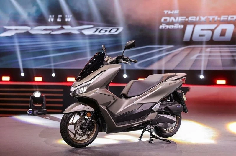 PCX160 2026 tiếp tục sở hữu phanh đĩa ở cả bánh trước và bánh sau.