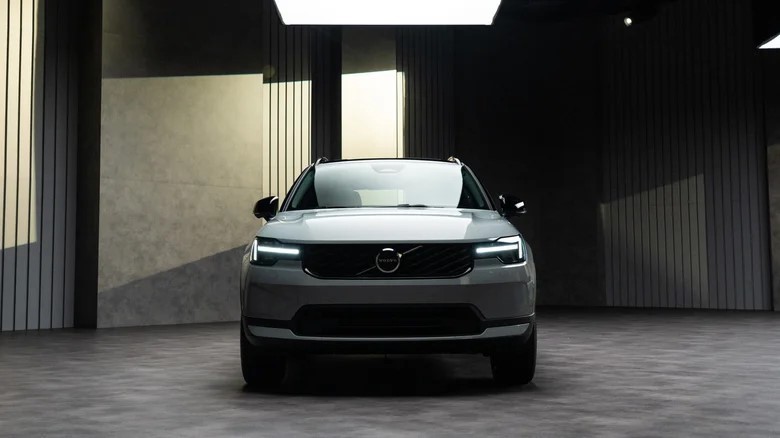 Volvo XC40 2028 trình làng diện mạo mới, tạm biệt bản chạy điện EX40