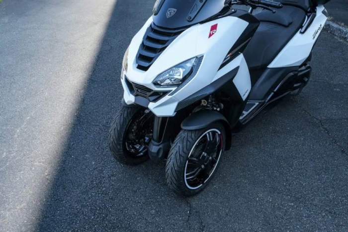PEUGEOT_MOTOCYCLES_METROPOLIS_SWR_2