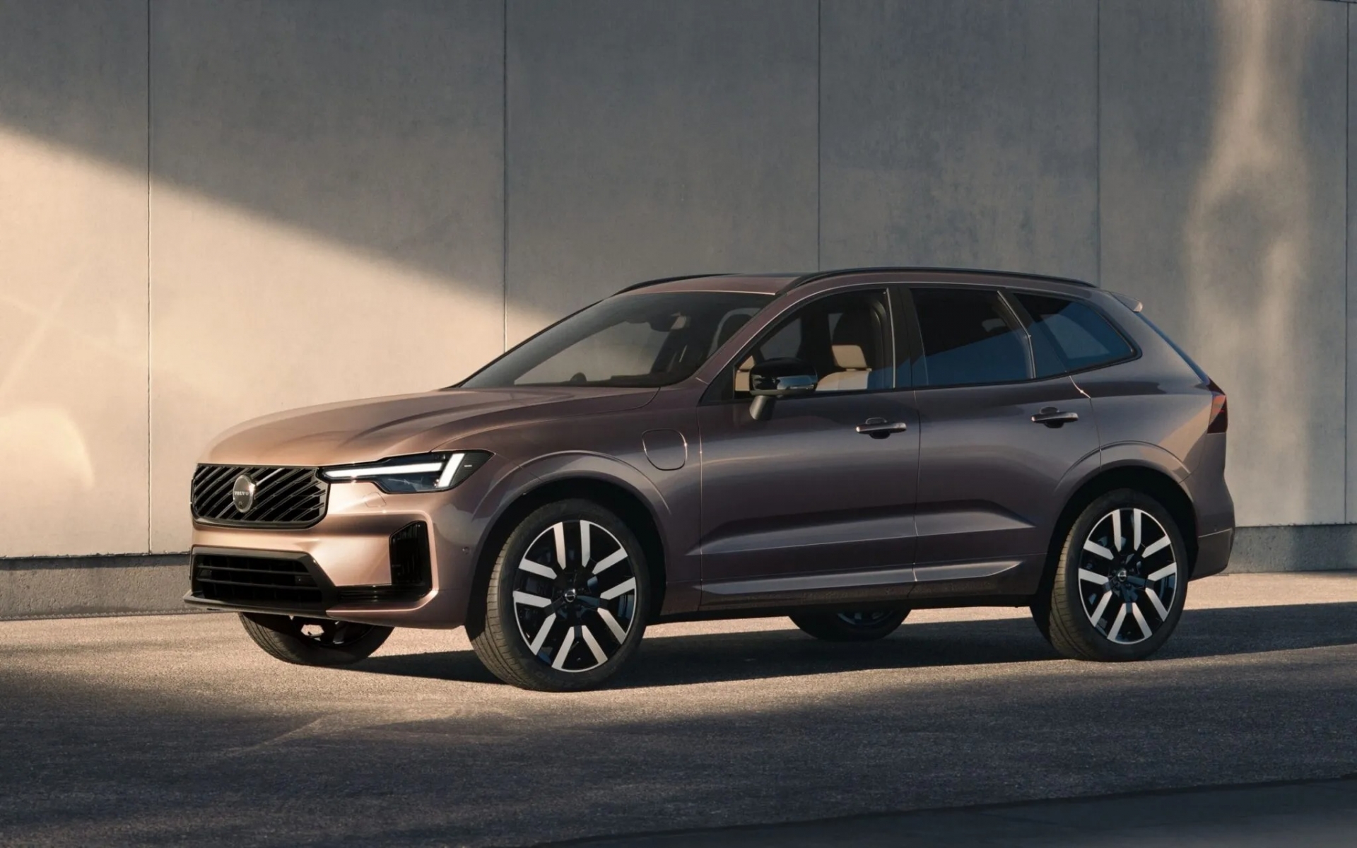 Volvo XC60 PHEV range image