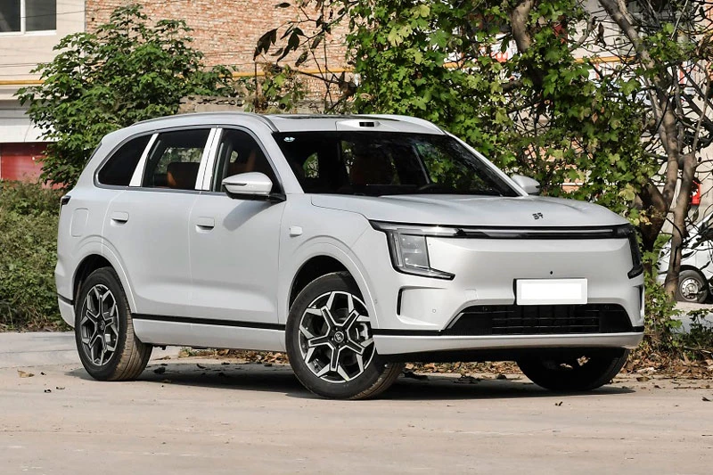 SUV hạng D mạnh 408 mã lực, di chuyển 220km không cần đổ xăng, giá hơn 580 triệu đồng - Hình 1