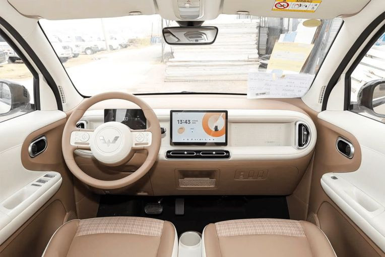 Mẫu xe điện nhỏ như VinFast VF3: Tầm hoạt động 300km, nhiều công nghệ an toàn kèm bảo hành pin trọn đời, giá dự kiến chỉ 233 triệu đồng - Ảnh 2.