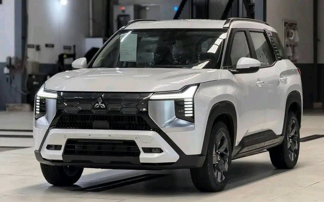 Mitsubishi Xforce giảm giá 72 triệu đồng vì được hỗ trợ lệ phí trước bạ - 2