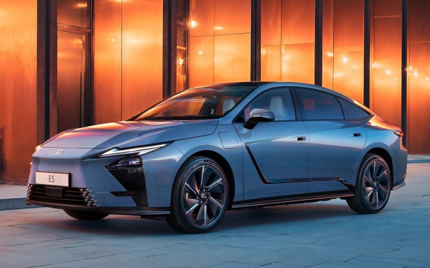 Sedan thuần điện Lexus ES 500e lộ thông số tại Việt Nam, giá dự kiến gần 3 tỷ đồng