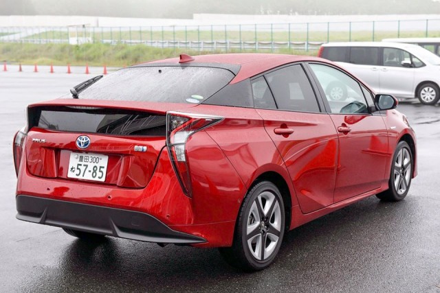 toyota-prius-the-he-moi