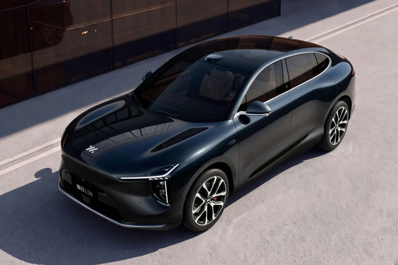 Xe gầm cao công suất 680 mã lực, phạm vi hoạt động 750km, giá chưa tới 800 triệu đồng - Hình 1